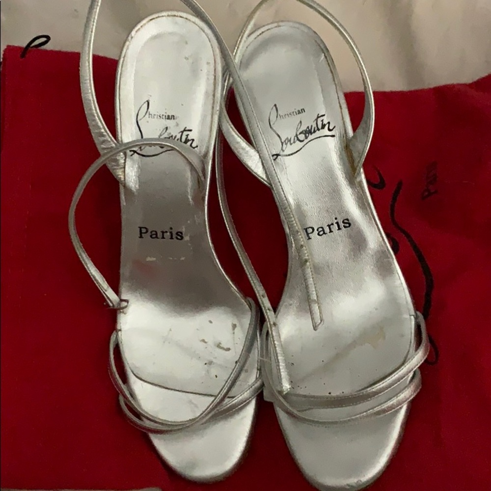 Near perfect, Christian Louboutin silver heels